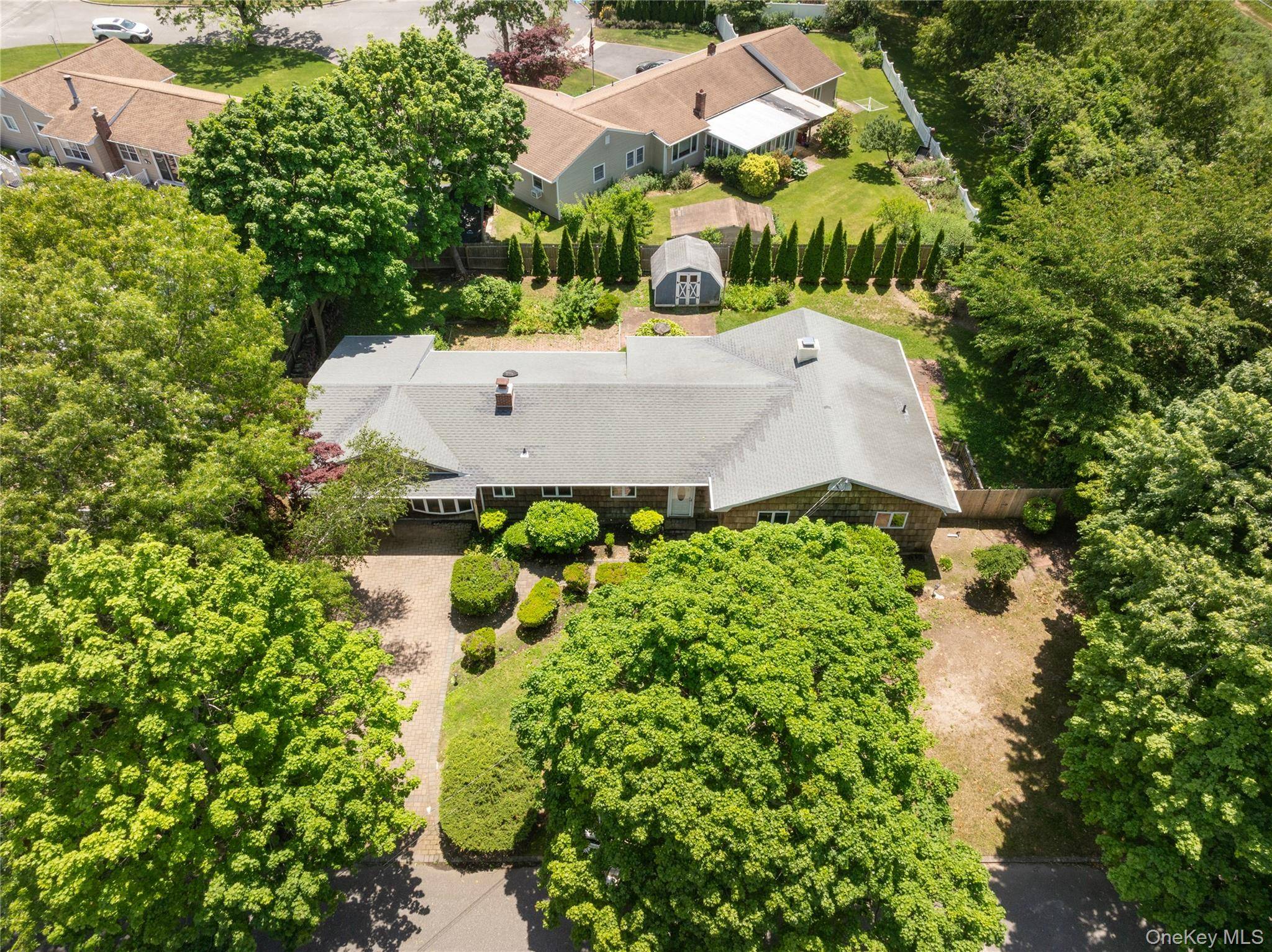4 N Balin CT, South Setauket, NY 11720