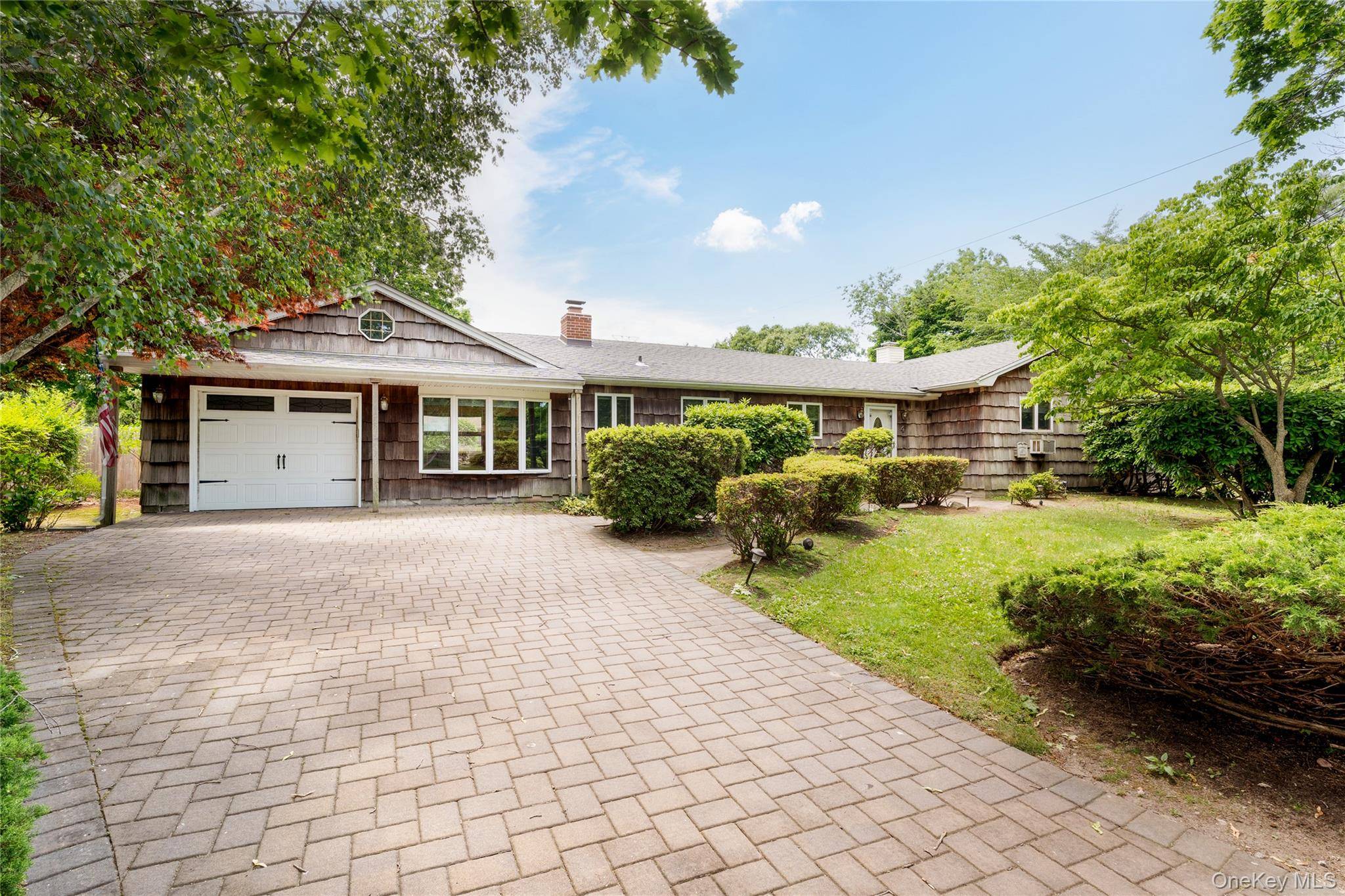 4 N Balin CT, South Setauket, NY 11720