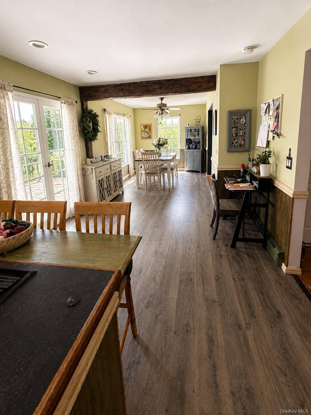 533, 531, 529 Montauk HWY, Westhampton Beach, NY 11978