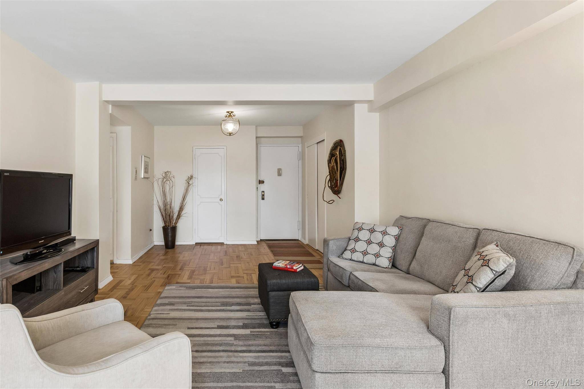 110-20 71st RD #707, Forest Hills, NY 11375