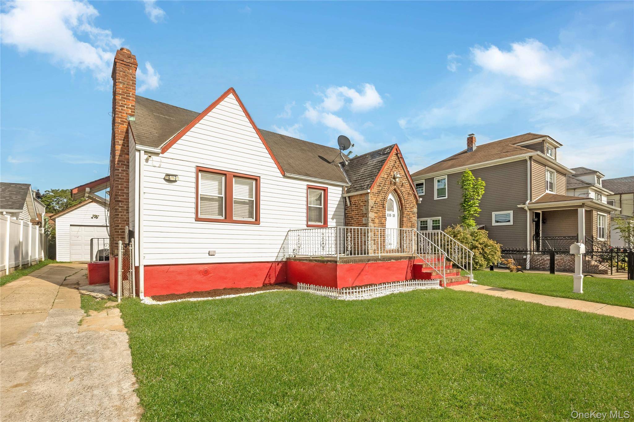 135-15 244th ST, Rosedale, NY 11422