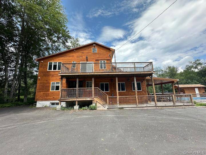 84 Mongaup RD, Hurleyville, NY 12747