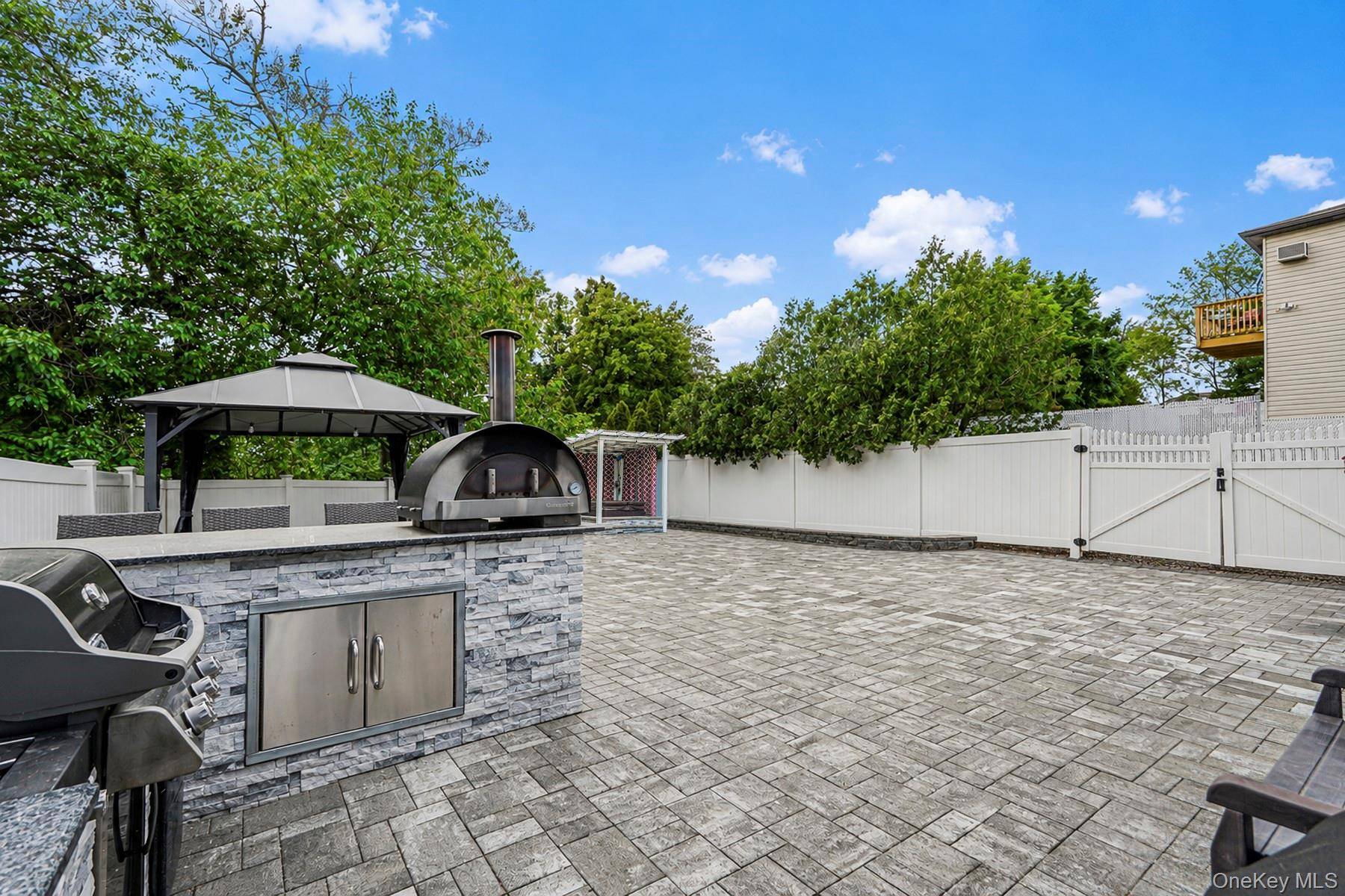28 Weiner ST, Staten Island, NY 10309