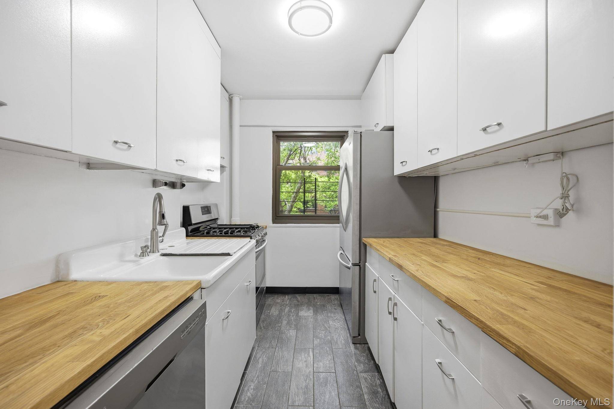 33-52 Crescent ST #4C, Astoria, NY 11106
