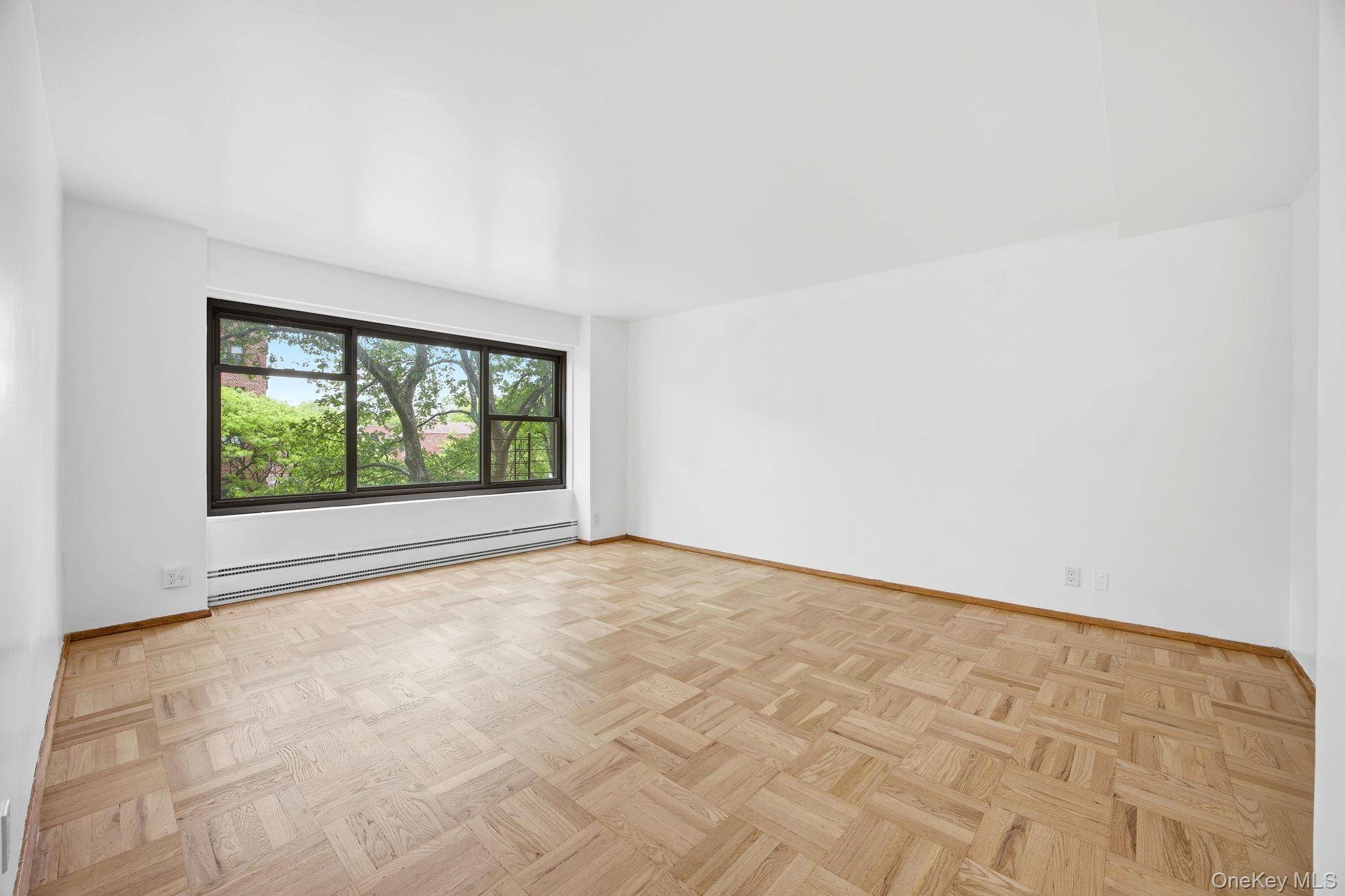 33-52 Crescent ST #4C, Astoria, NY 11106