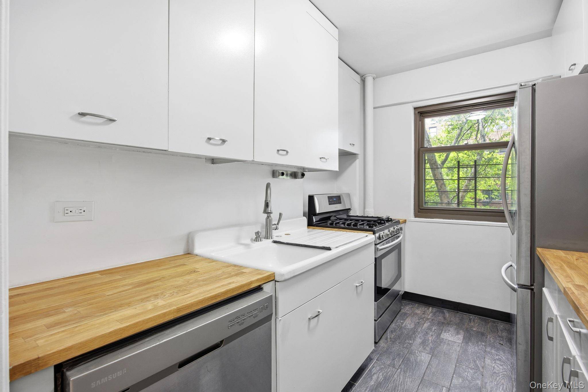 33-52 Crescent ST #4C, Astoria, NY 11106