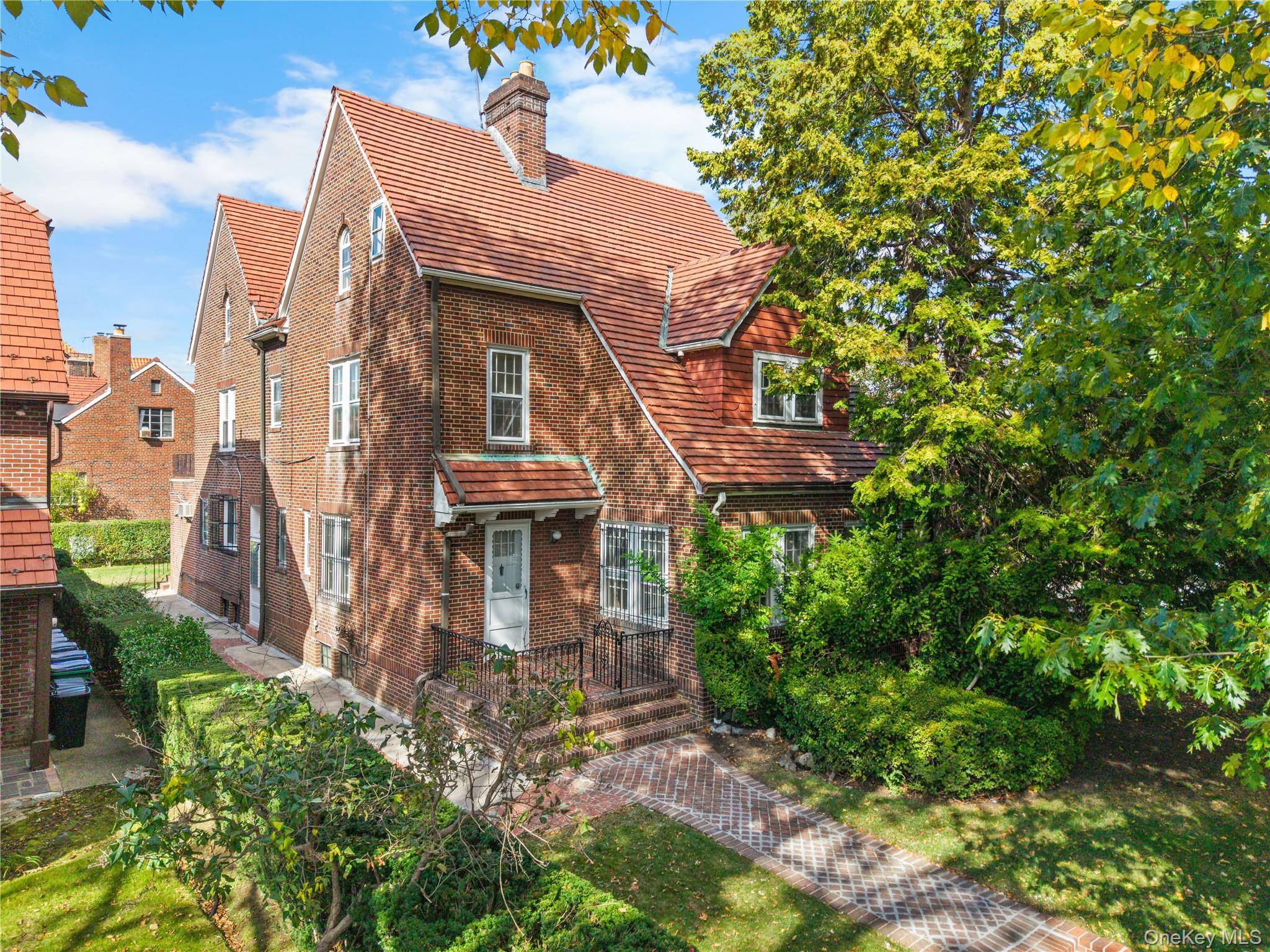 6954 Dartmouth ST, Forest Hills, NY 11375