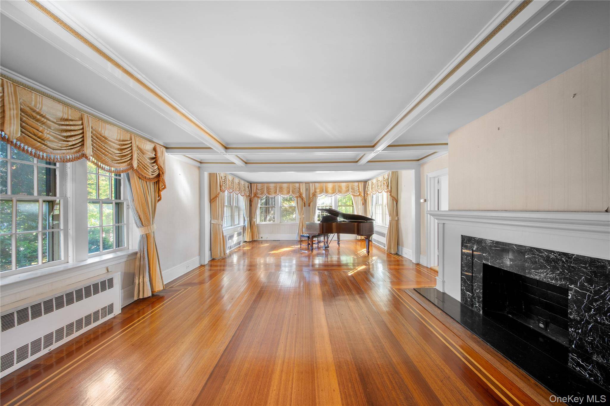 6954 Dartmouth ST, Forest Hills, NY 11375
