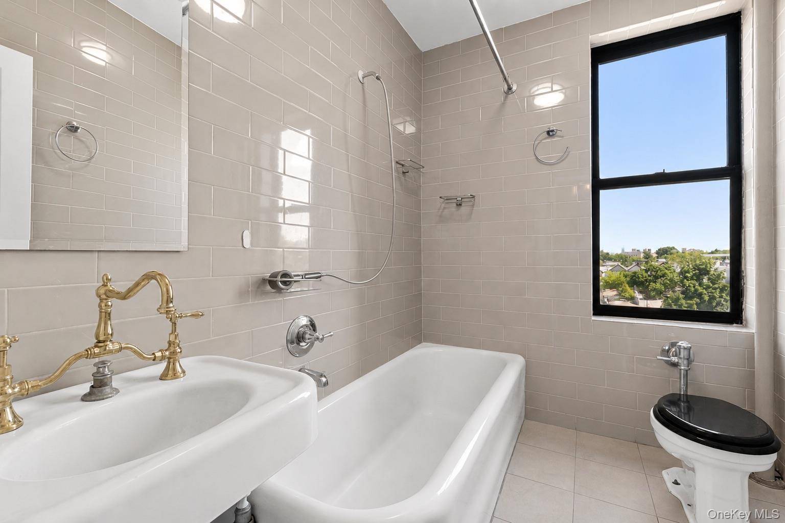 7101 Colonial RD #L5D, Brooklyn, NY 11209