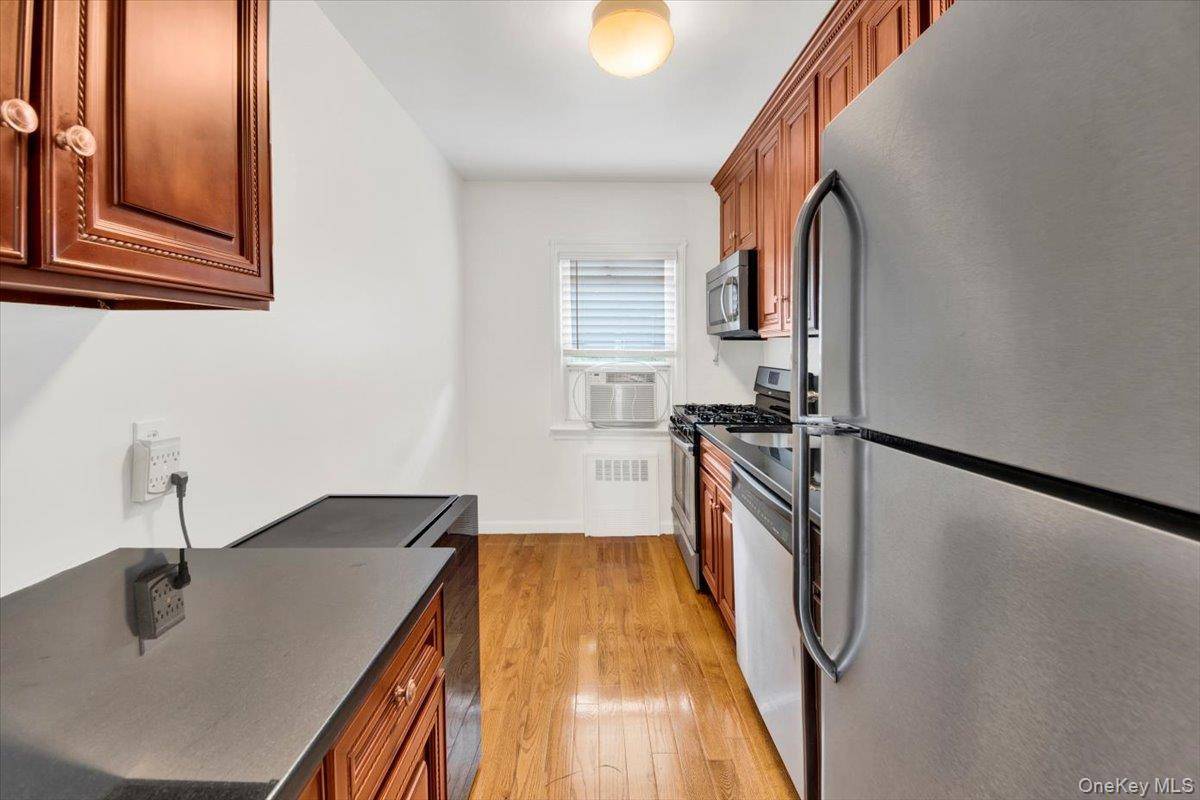 10 South #2F, Harrison, NY 10528