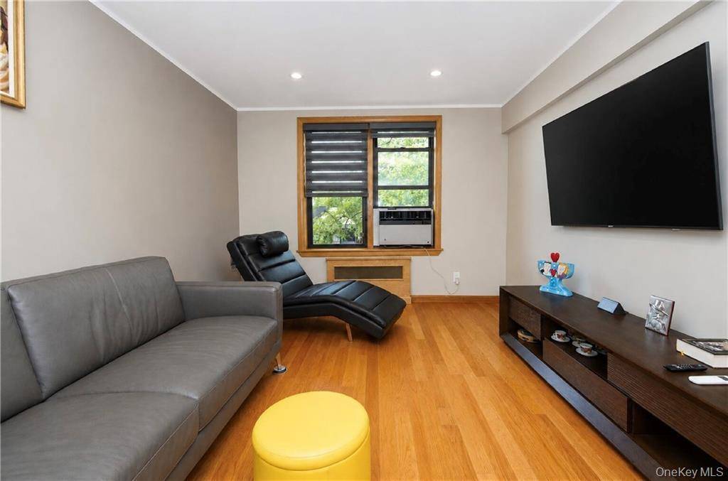 711 Montauk CT #2H, Brooklyn, NY 11235