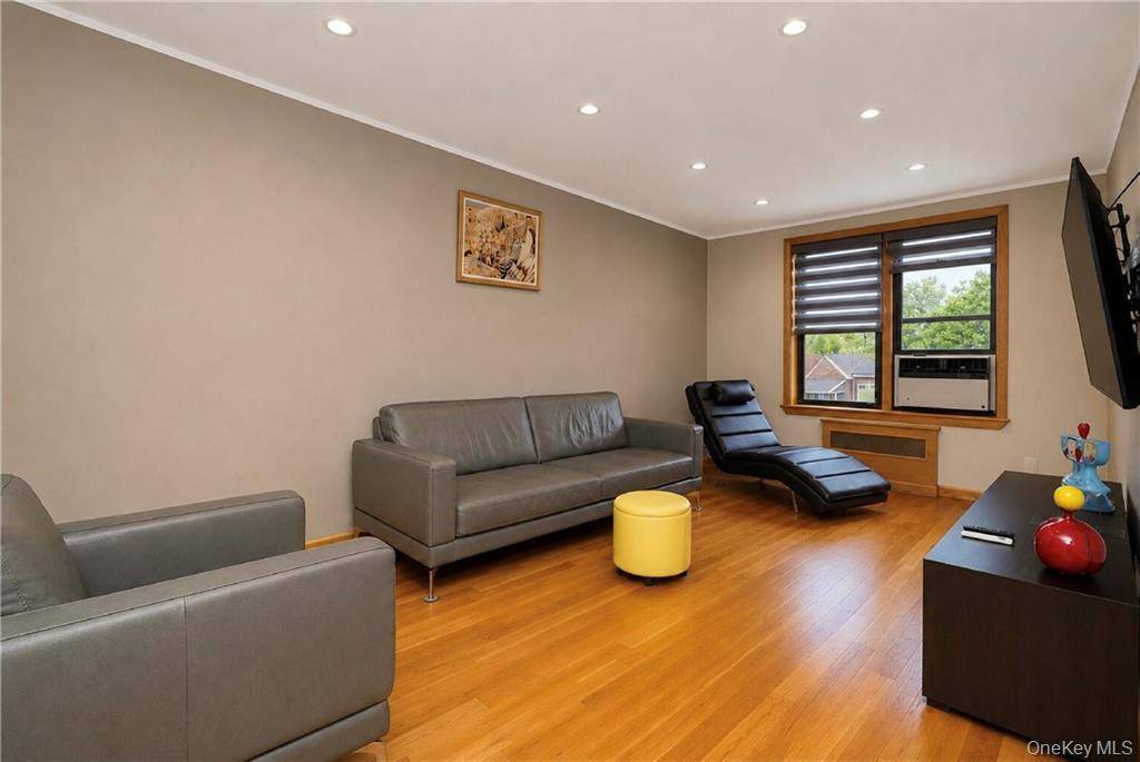 711 Montauk CT #2H, Brooklyn, NY 11235
