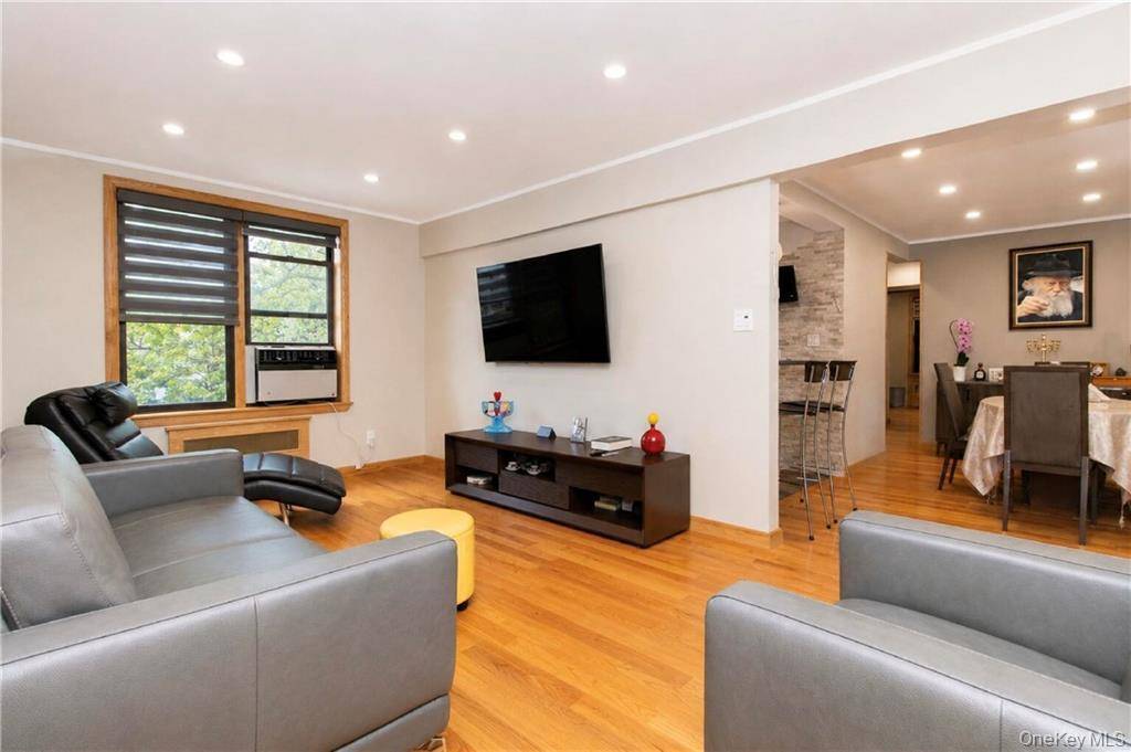 711 Montauk CT #2H, Brooklyn, NY 11235