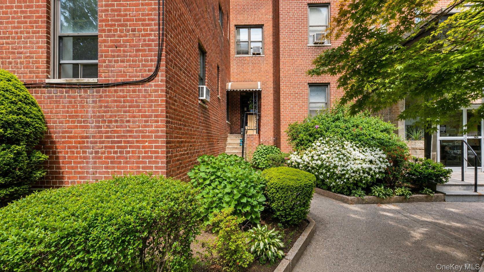 11 Bronx River RD #1M, Yonkers, NY 10704