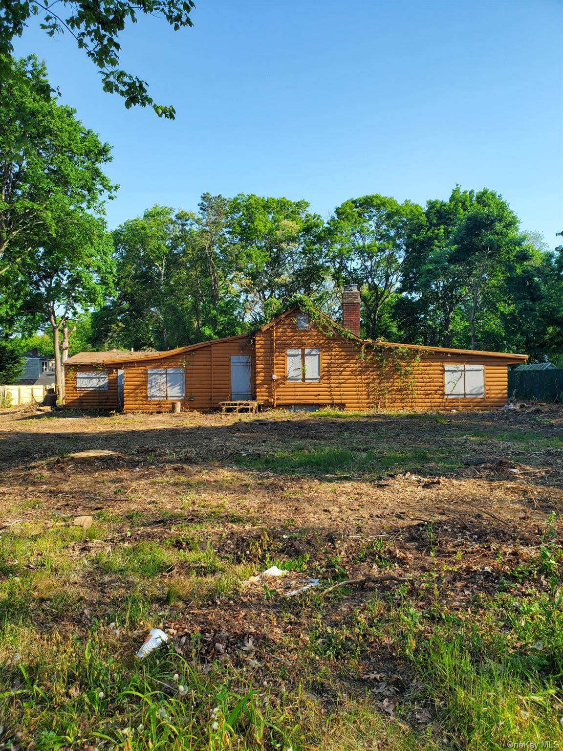 34 Peach ST, Central Islip, NY 11722