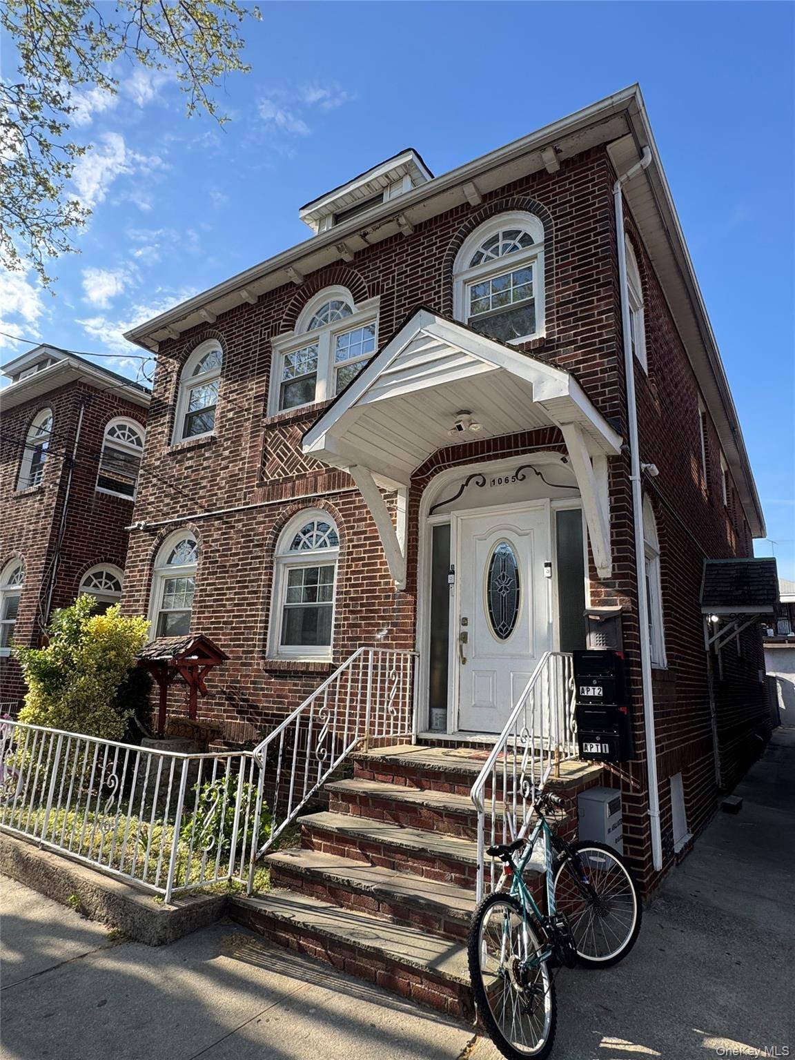 1065 Stell PL, Bronx, NY 10469