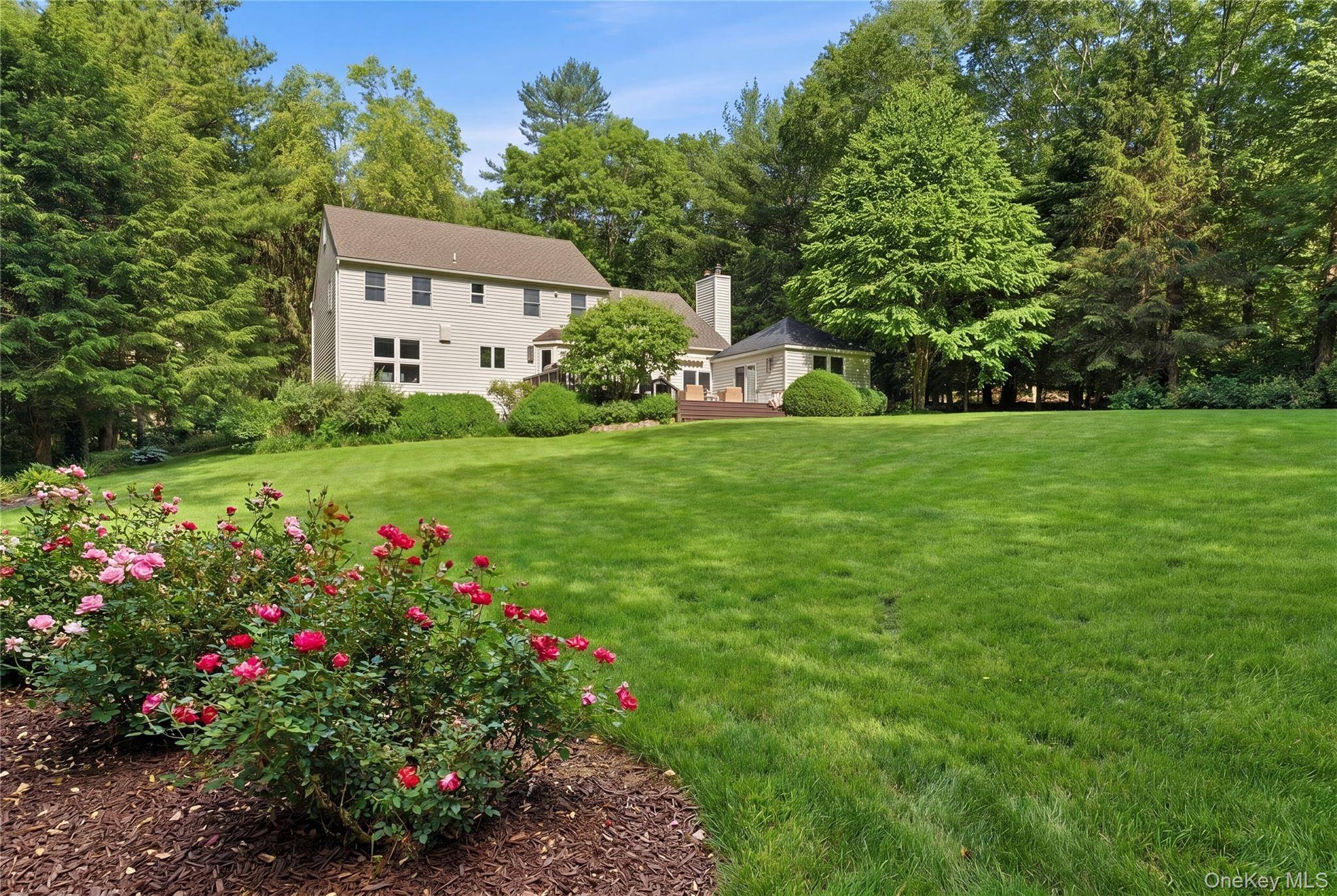 78 Old Church LN, Pound Ridge, NY 10576