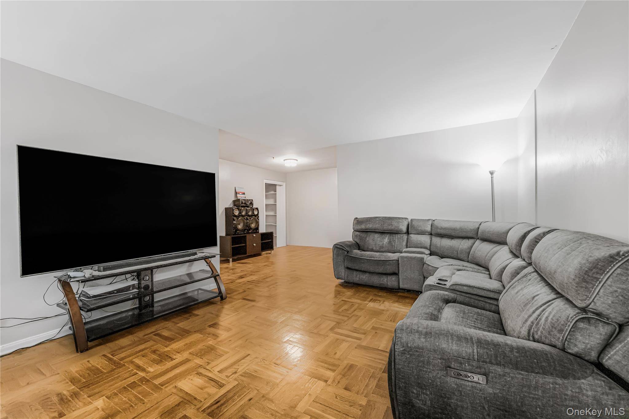 1234 Midland AVE #1c, Bronxville, NY 10708