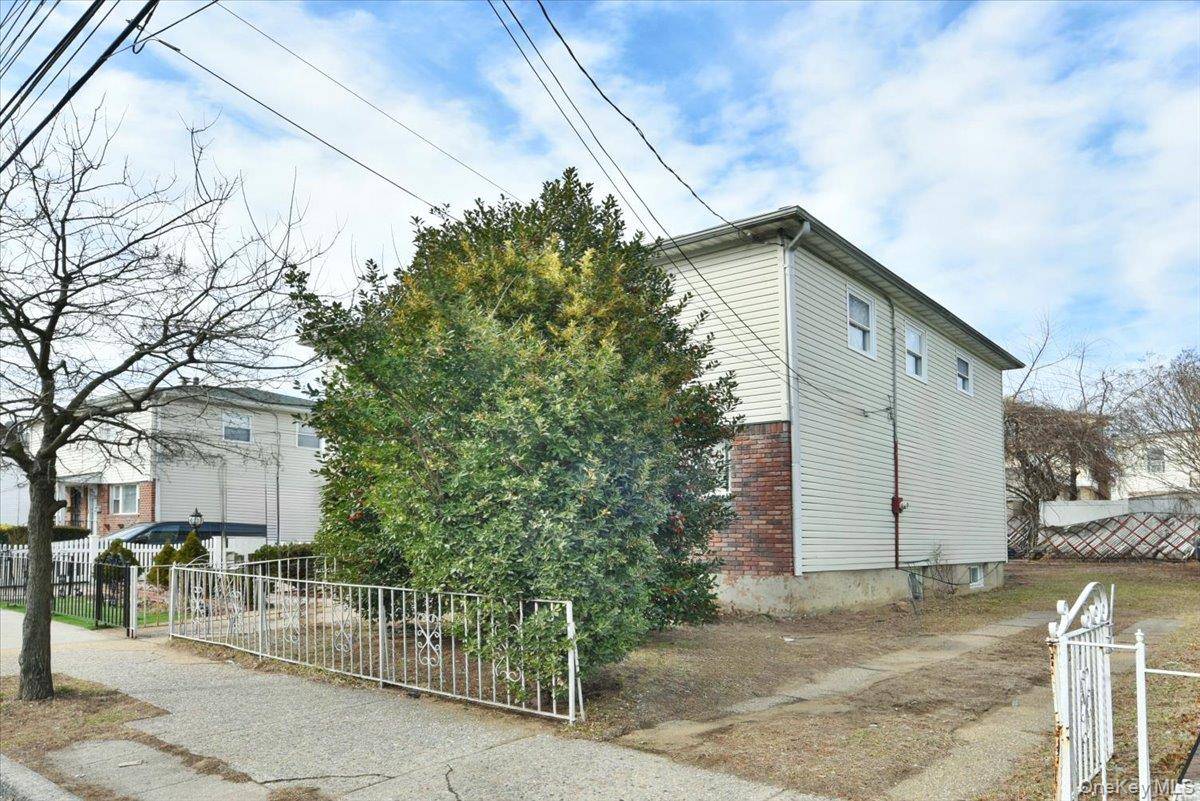 176-17 127th AVE, Jamaica, NY 11434