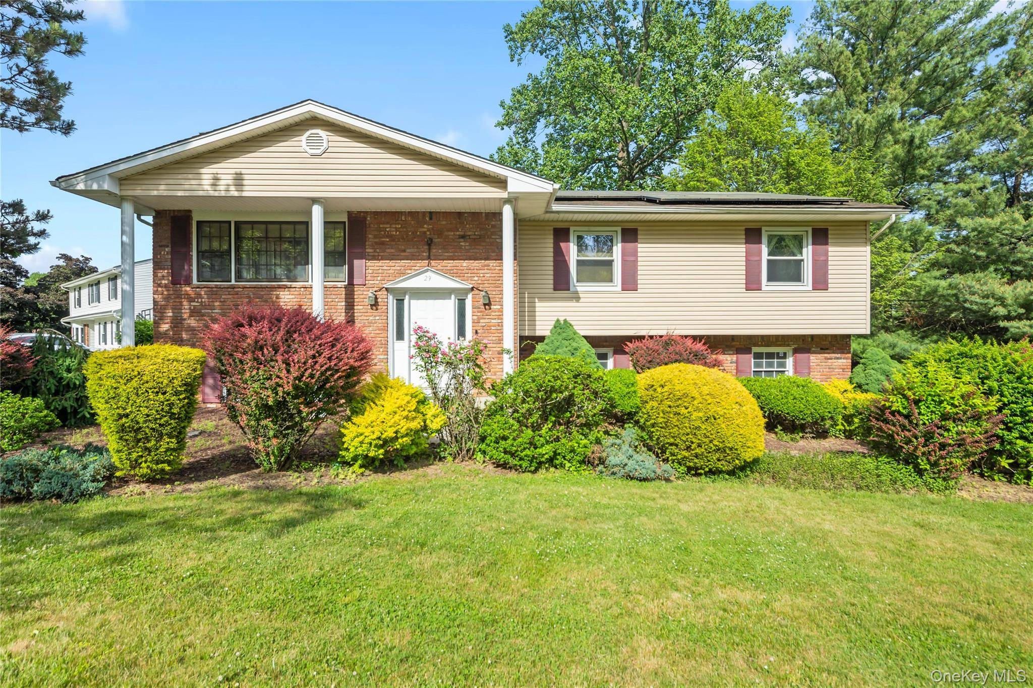 29 Sunny Ridge RD, Spring Valley, NY 10977