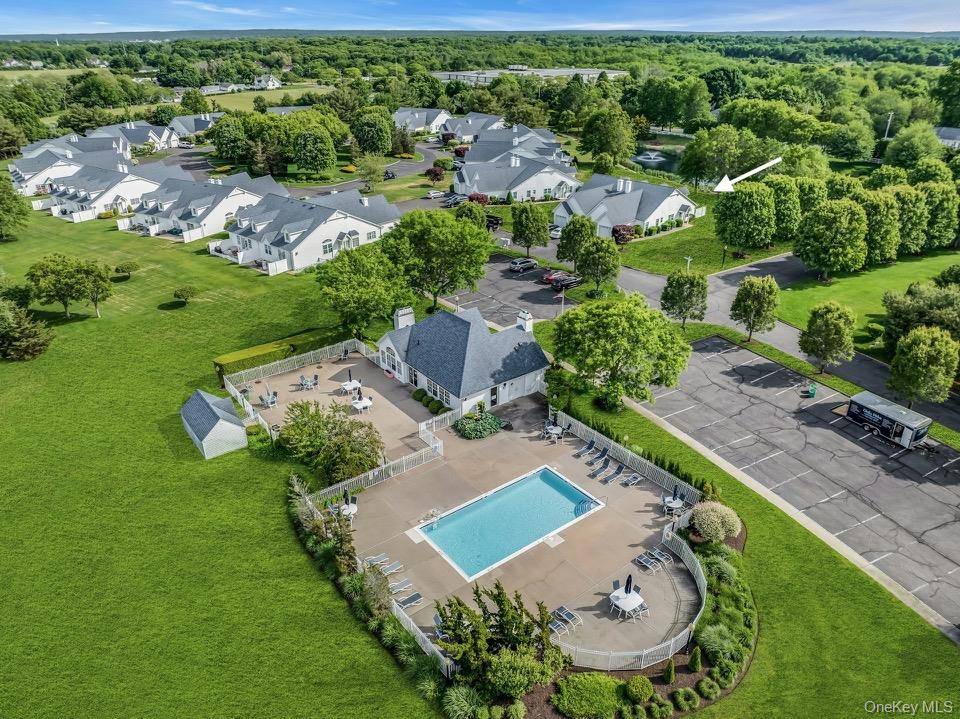 1 Summerfield LN #1, Aquebogue, NY 11901