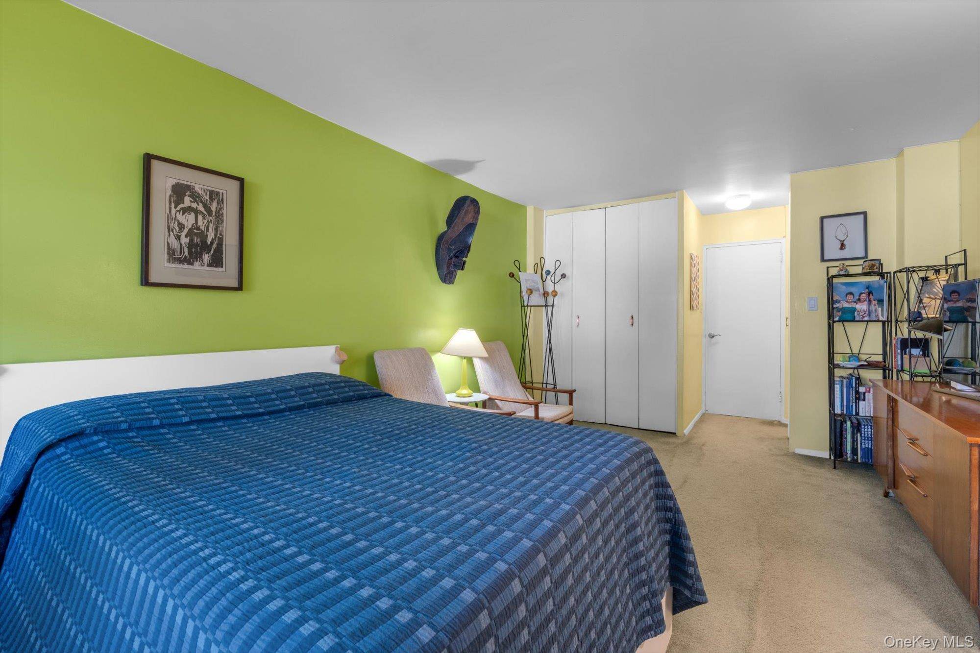 61-20 Grand Central Pkwy #A208, Forest Hills, NY 11375