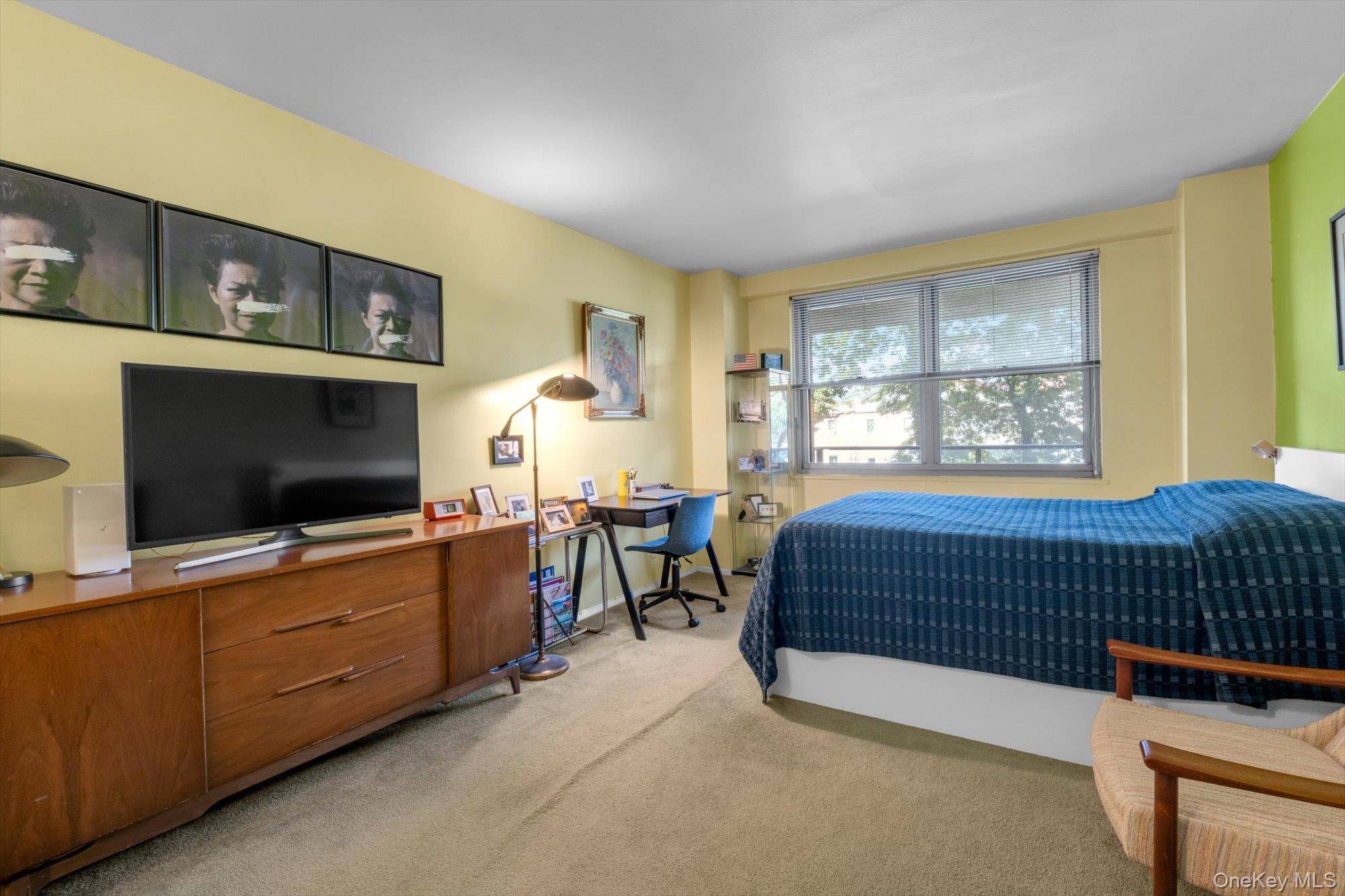 61-20 Grand Central Pkwy #A208, Forest Hills, NY 11375