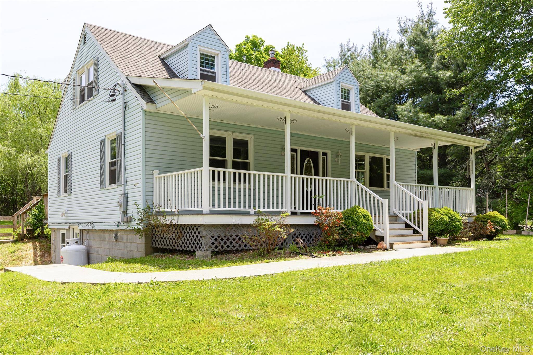 36 Marshall RD, Hyde Park, NY 12538