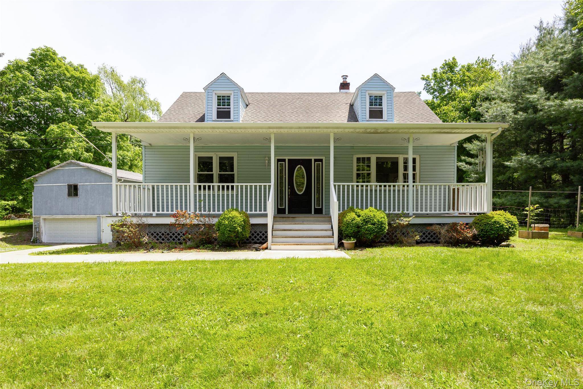 36 Marshall RD, Hyde Park, NY 12538