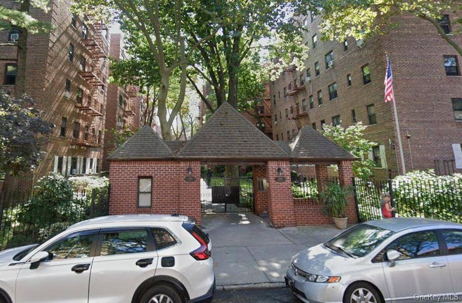 118-66 Metropolitan #5E, Kew Gardens, NY 11415