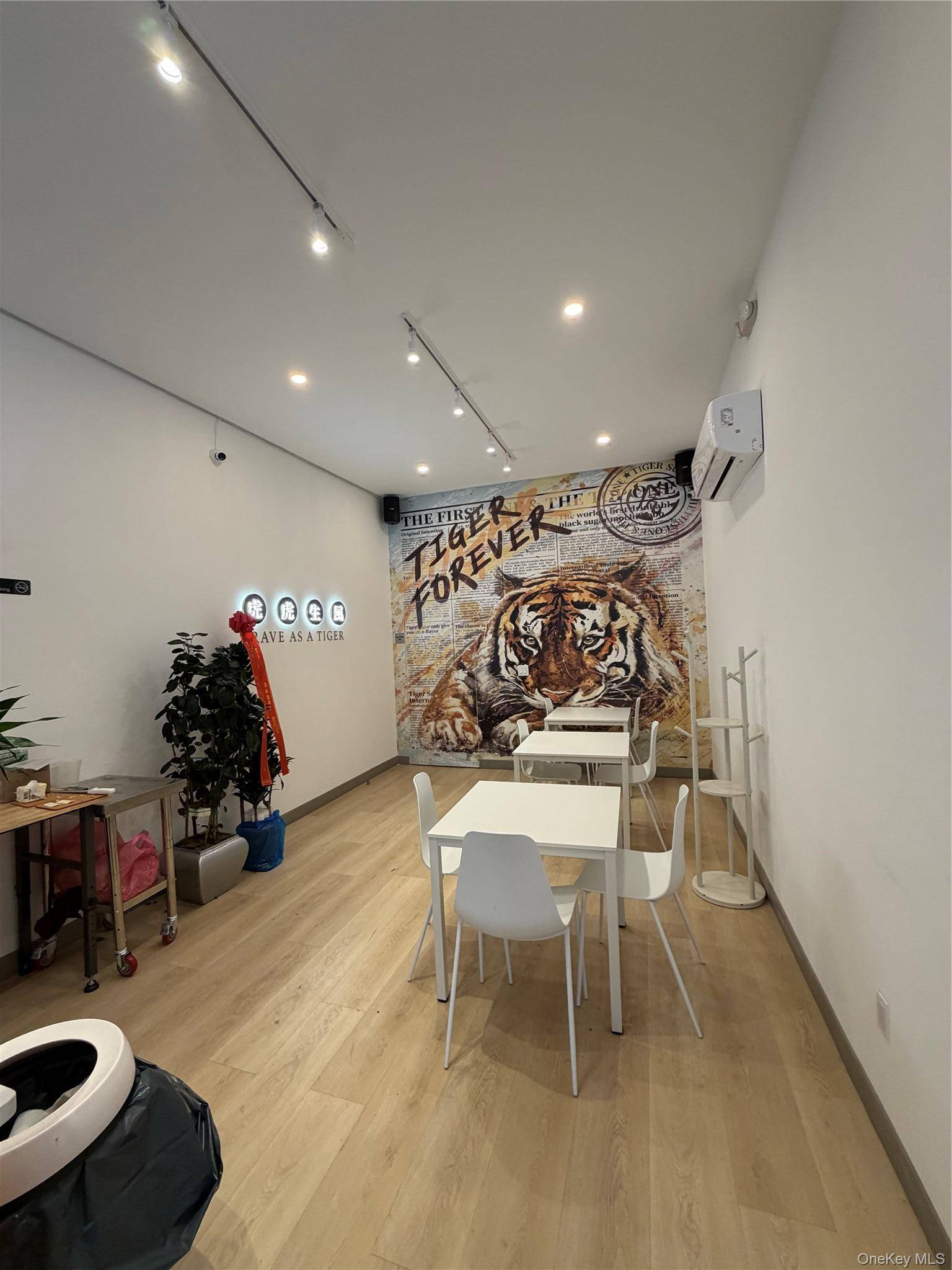 136 W 28th ST, New York (manhattan), NY 10001