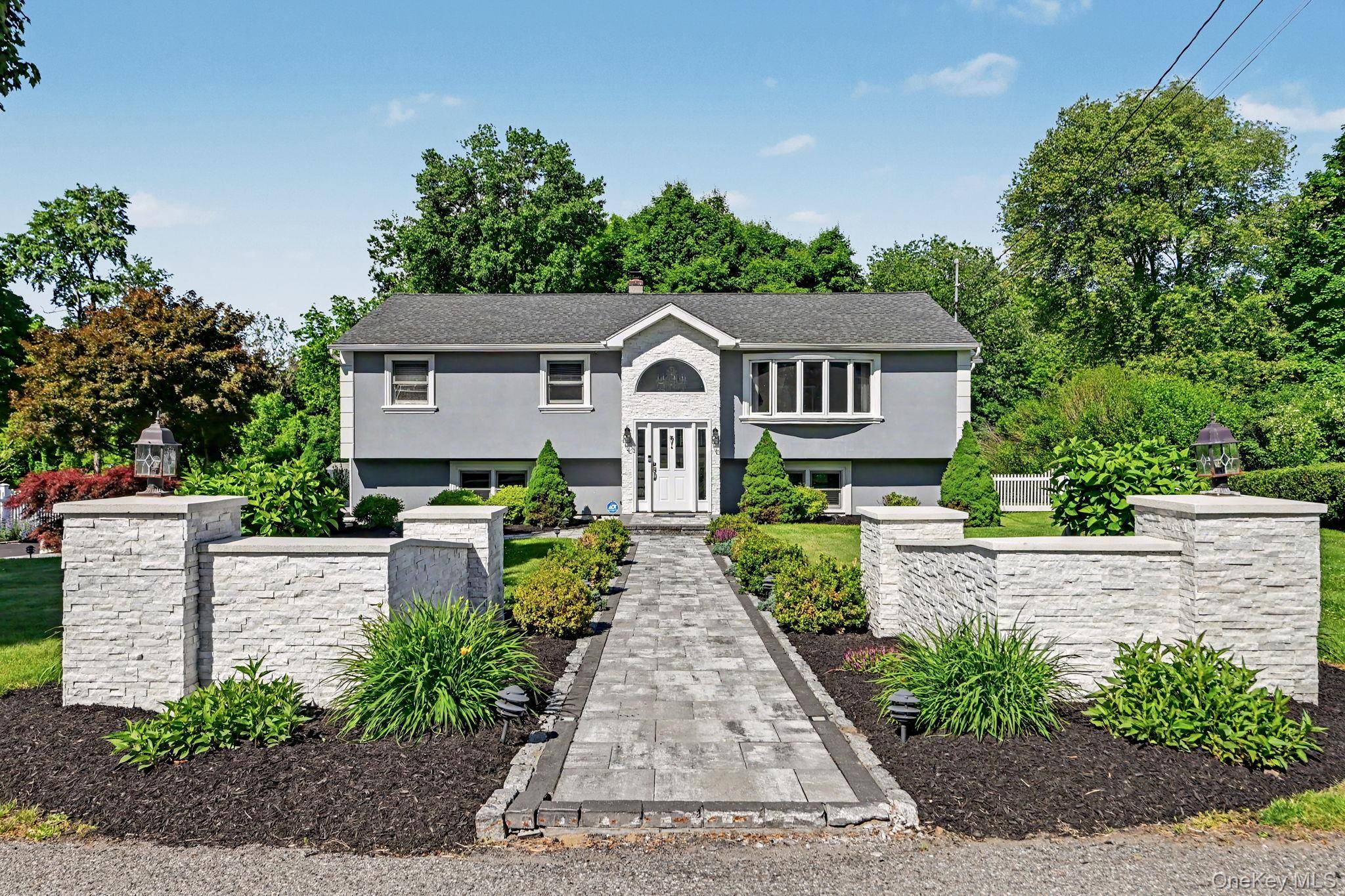61 Friendly RD, Mahopac, NY 10541