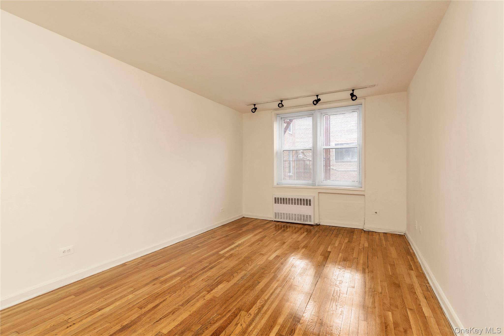 31-85 Crescent Street #2nd, Astoria, NY 11106