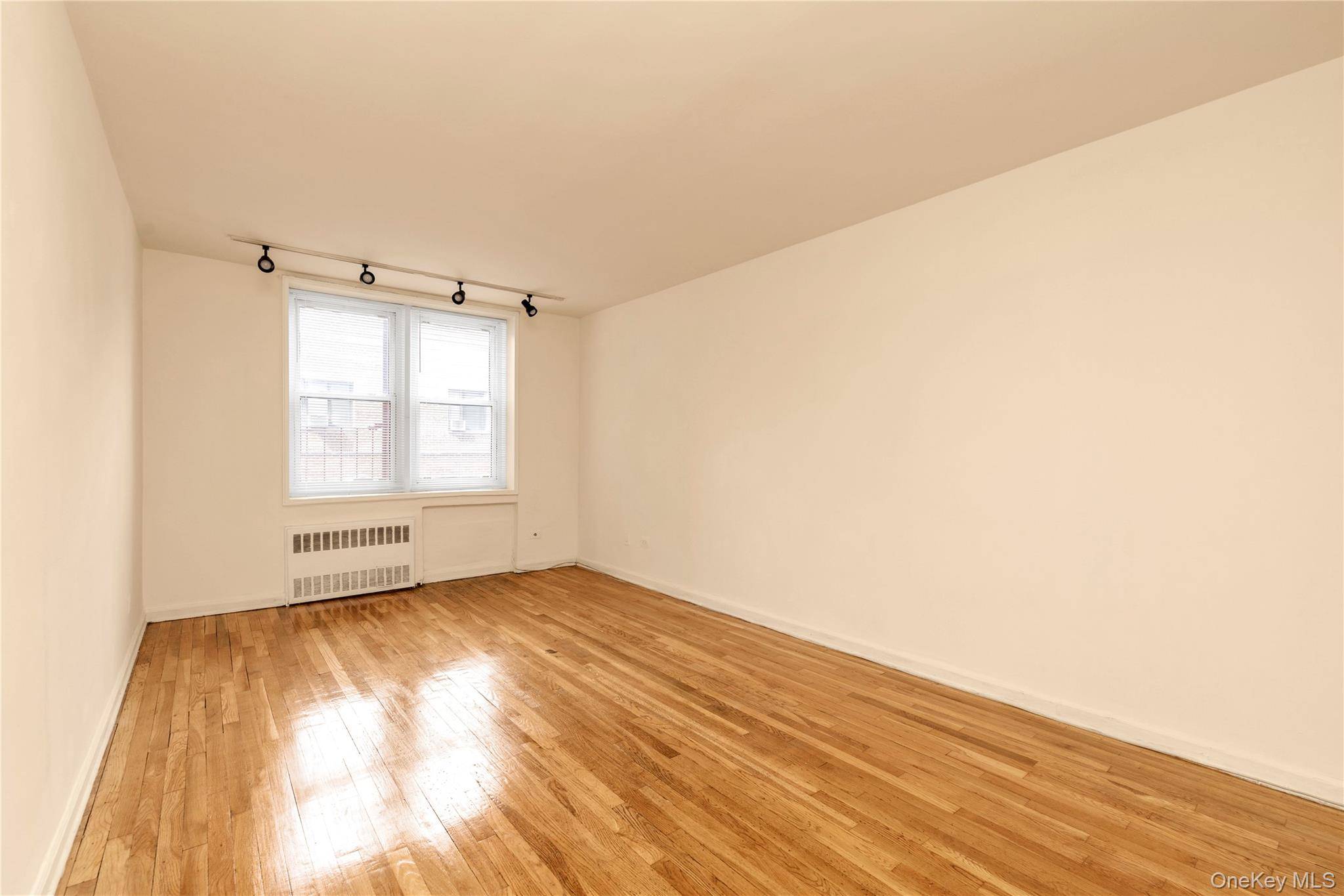 31-85 Crescent Street #2nd, Astoria, NY 11106