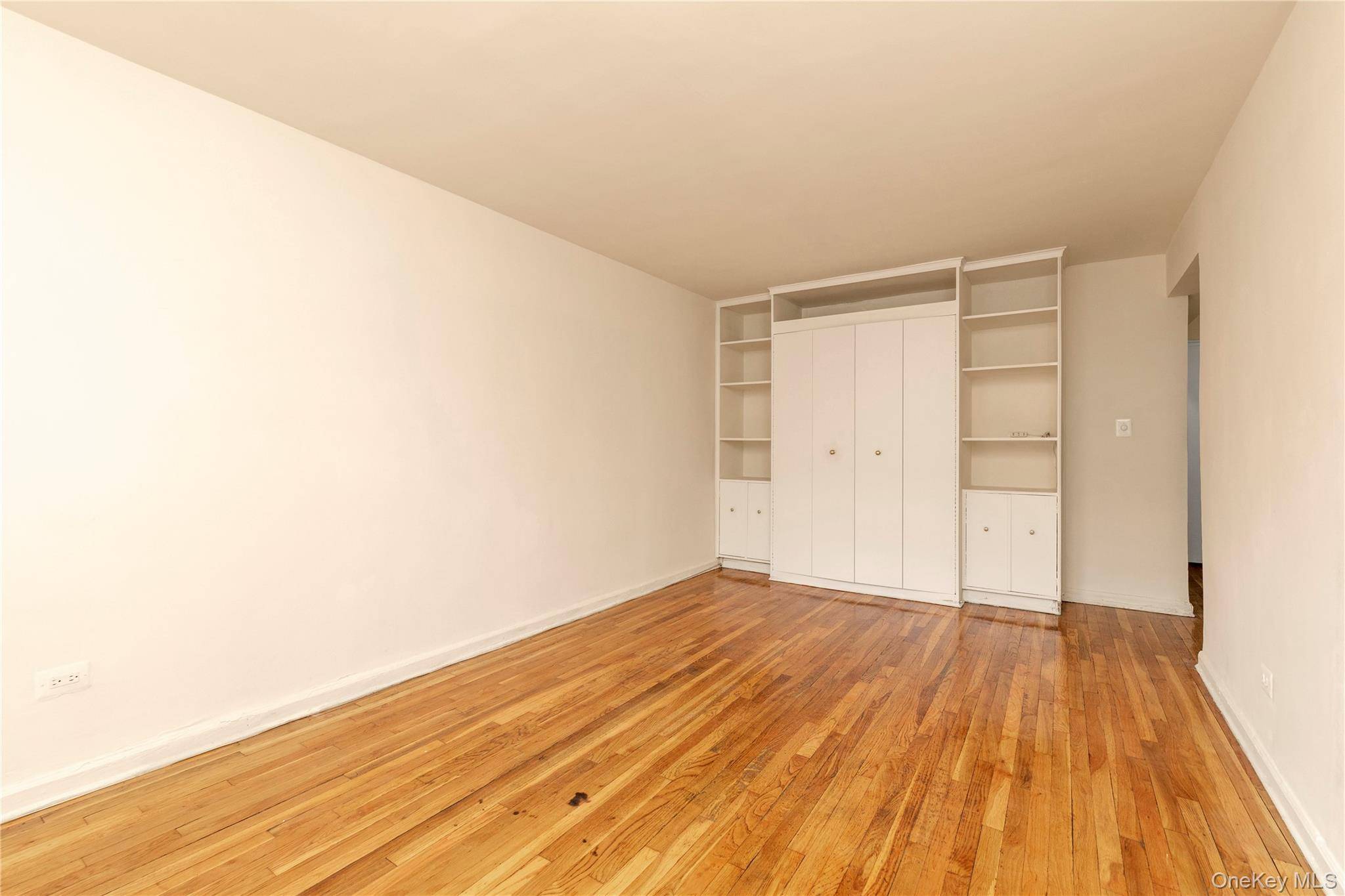 31-85 Crescent Street #2nd, Astoria, NY 11106
