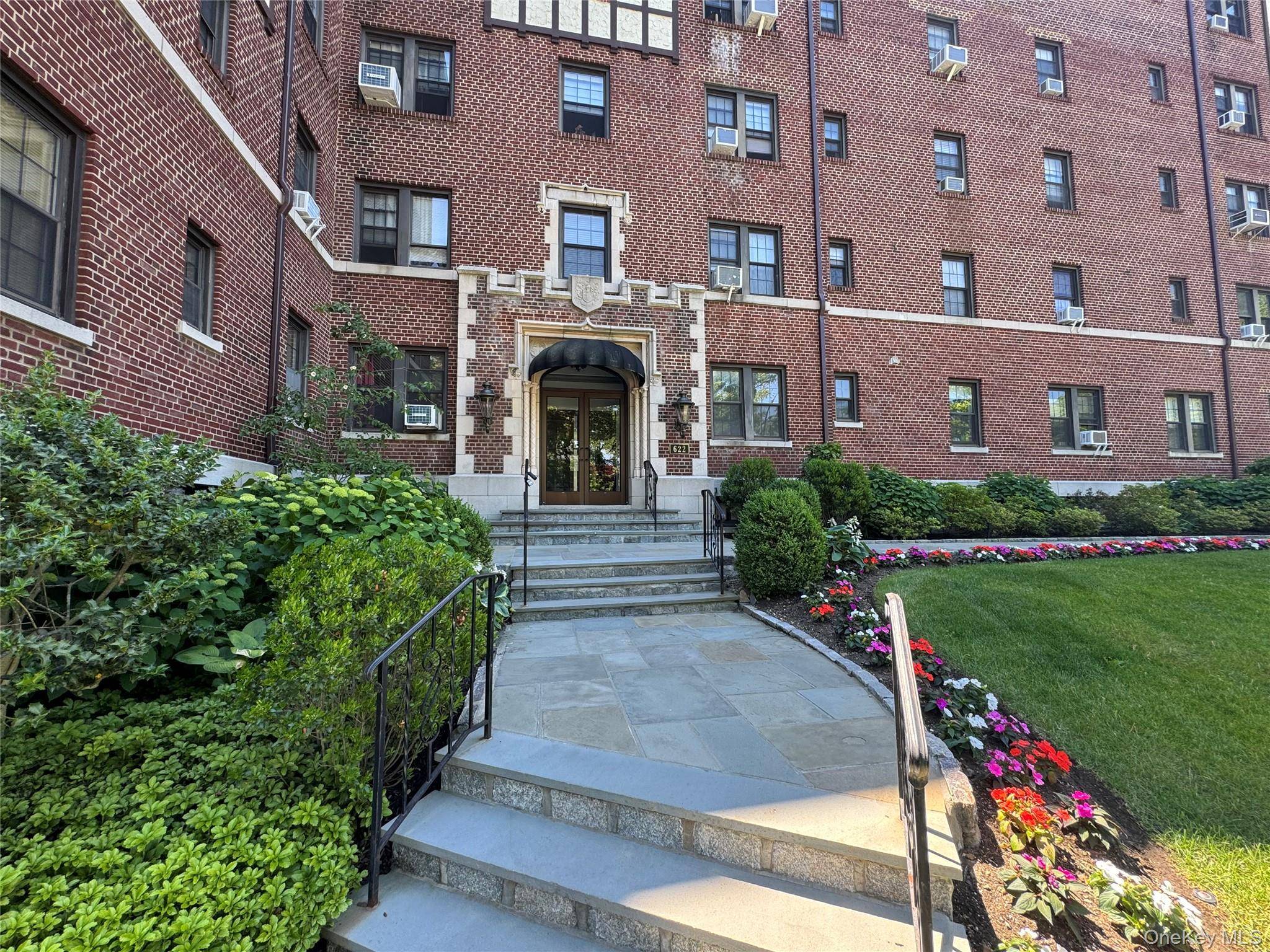 622 Pelhamdale AVE #36, Pelham, NY 10803