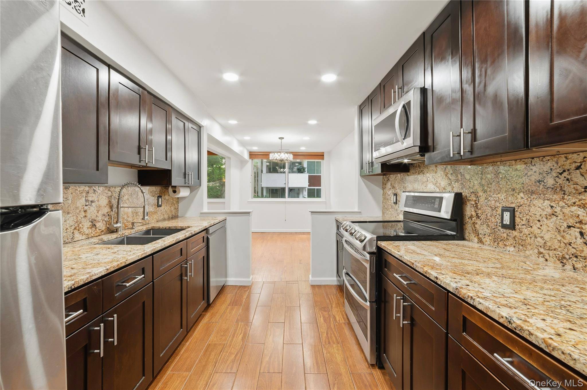 412 Tallwood DR, Hartsdale, NY 10530