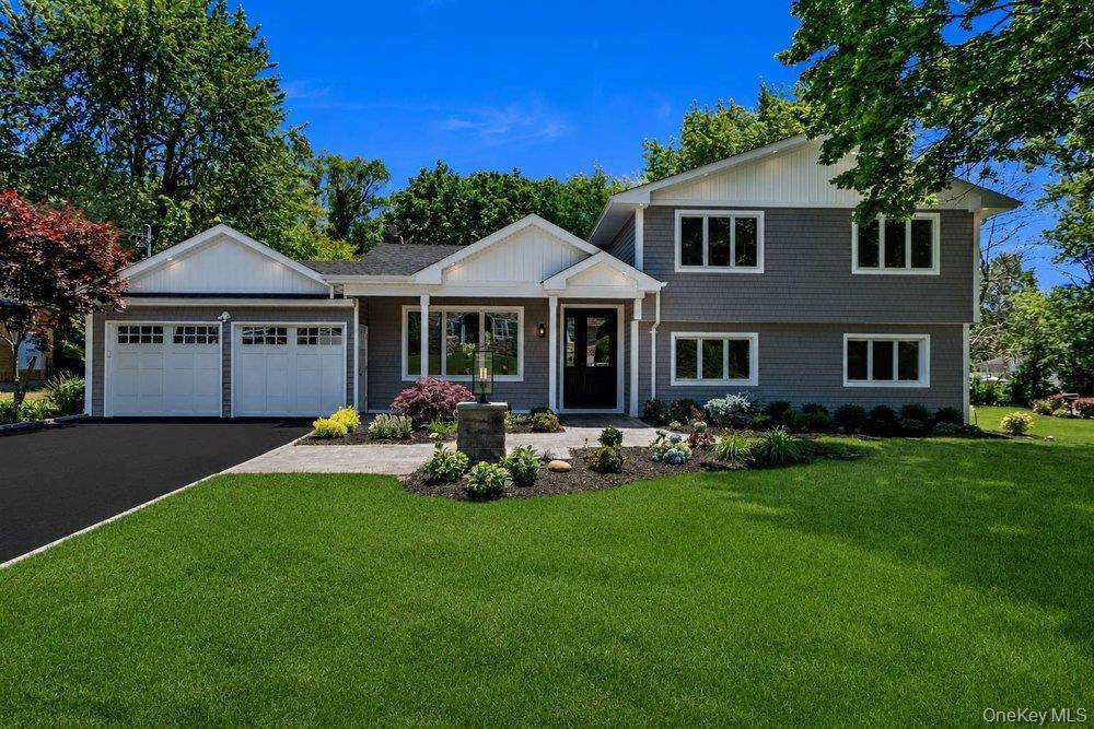 43 Bucknell DR, Plainview, NY 11803
