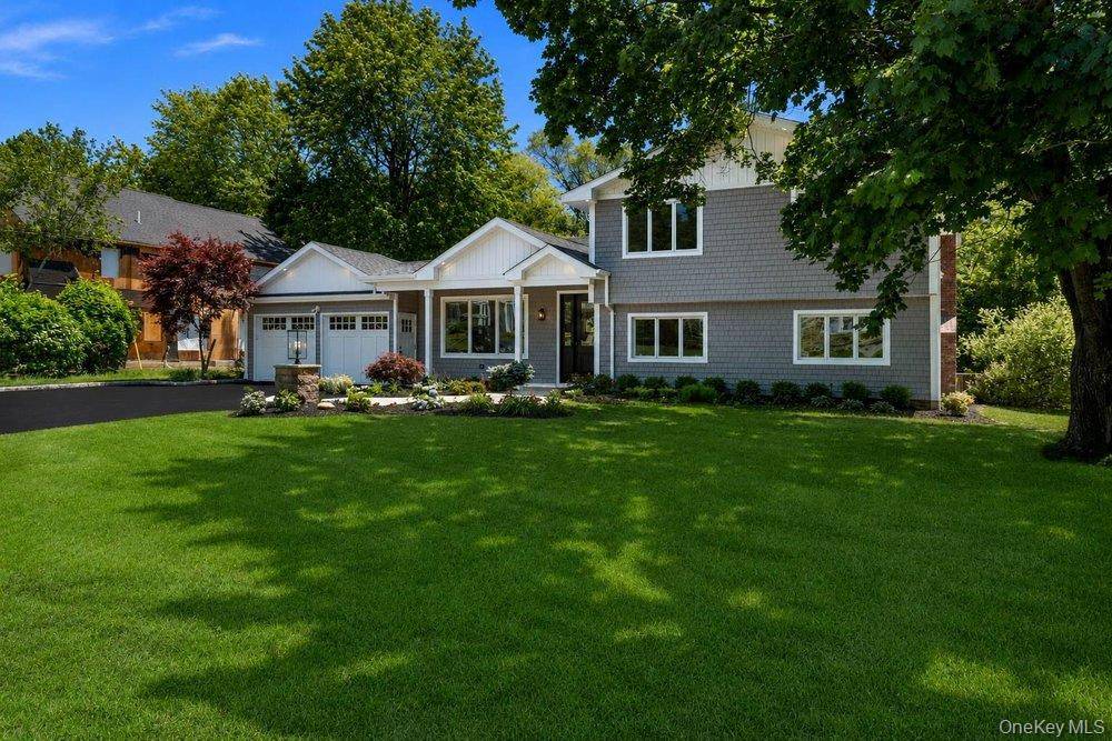 43 Bucknell DR, Plainview, NY 11803