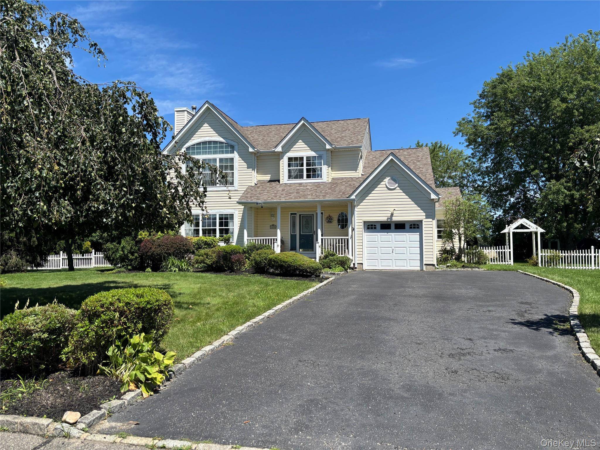125 Northgate CIR, Baiting Hollow, NY 11933