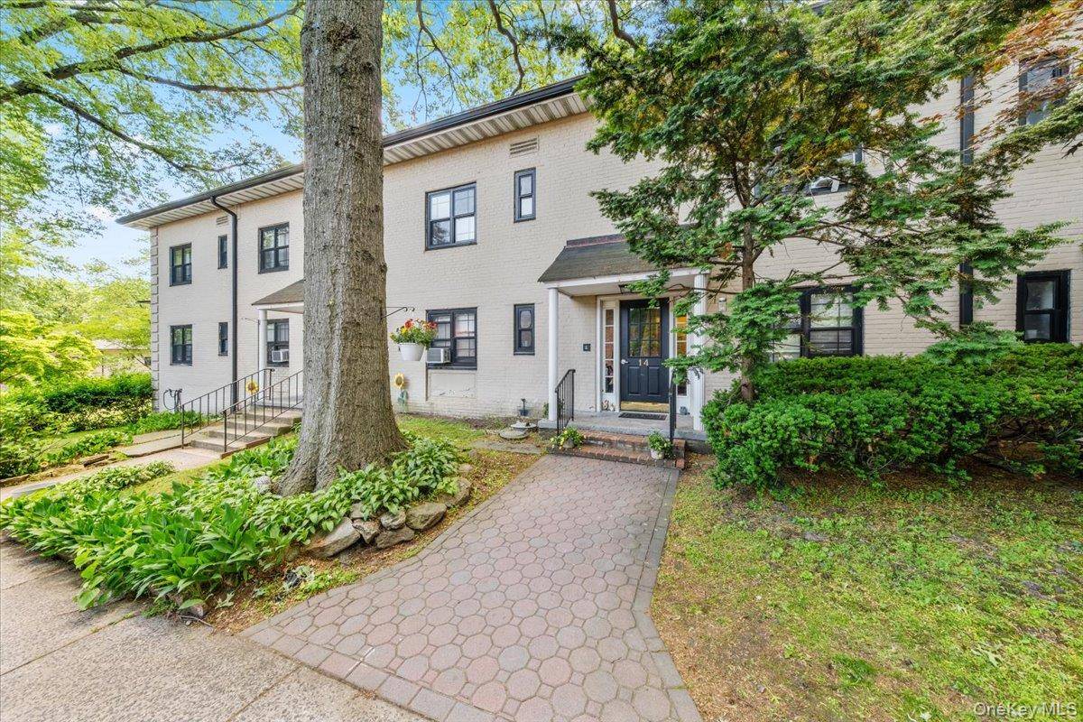14 Manchester RD #2L, Eastchester, NY 10709