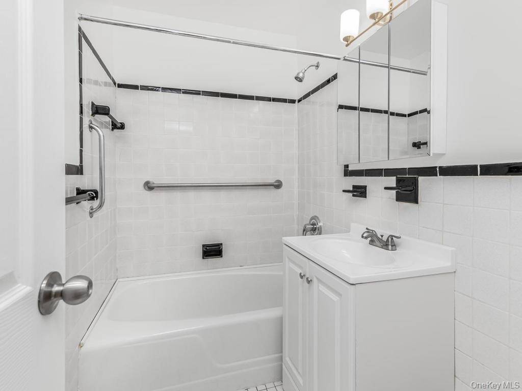 6485 Broadway #5B, Bronx, NY 10471