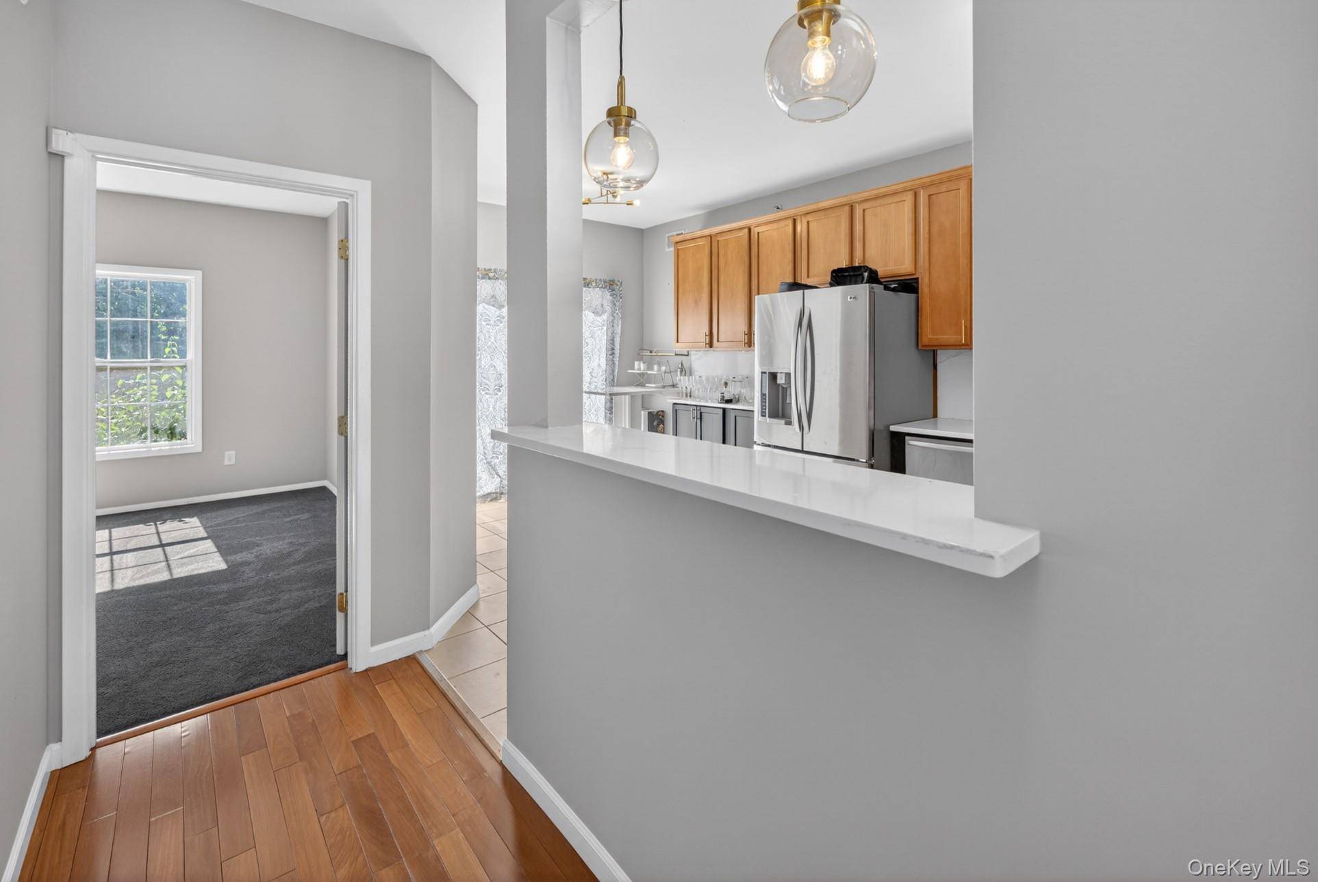 235 Kettles LN, Medford, NY 11763