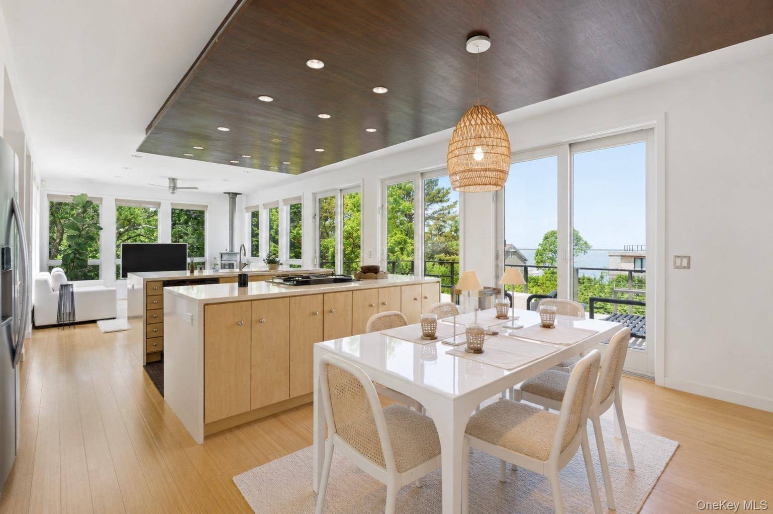 8 Old North HWY #A, Hampton Bays, NY 11946
