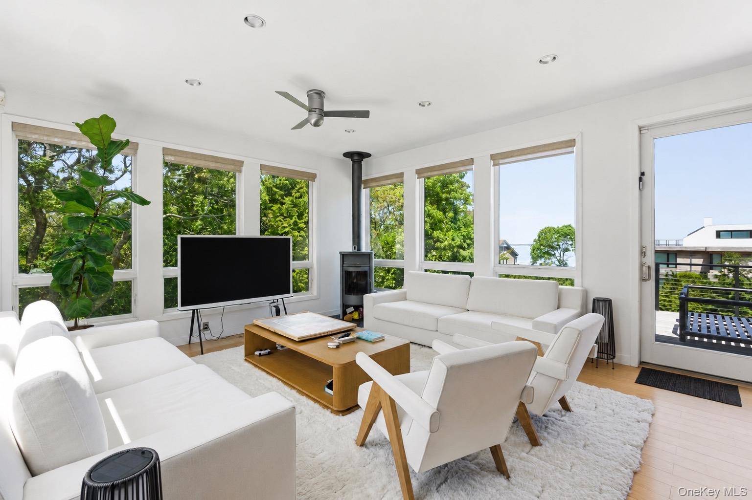8 Old North HWY #A, Hampton Bays, NY 11946