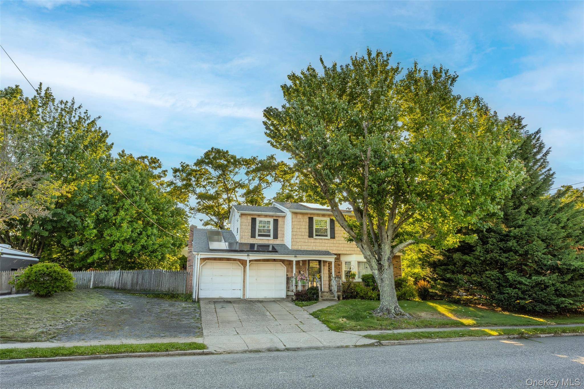 96 Hudson AVE, Brentwood, NY 11717