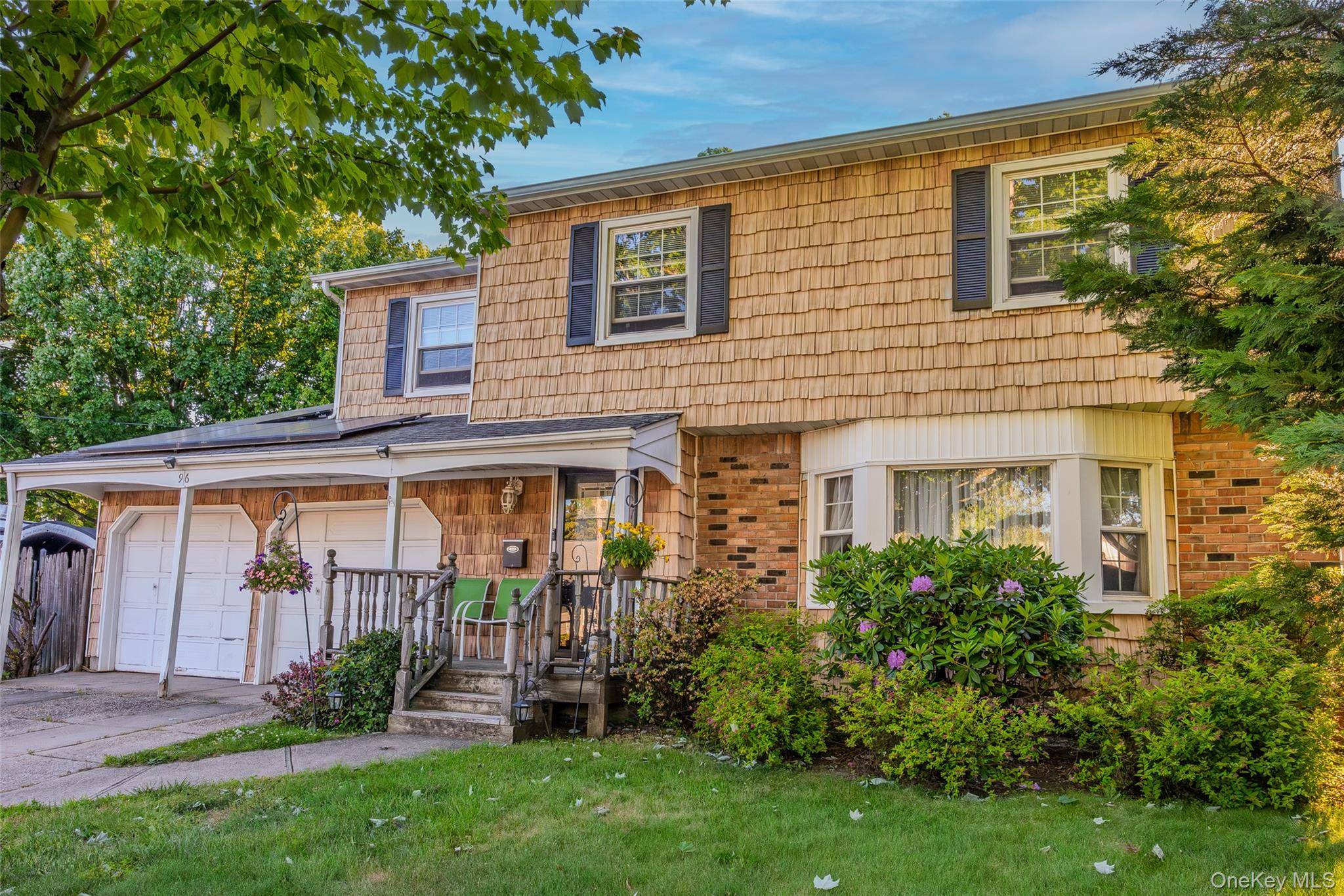 96 Hudson AVE, Brentwood, NY 11717