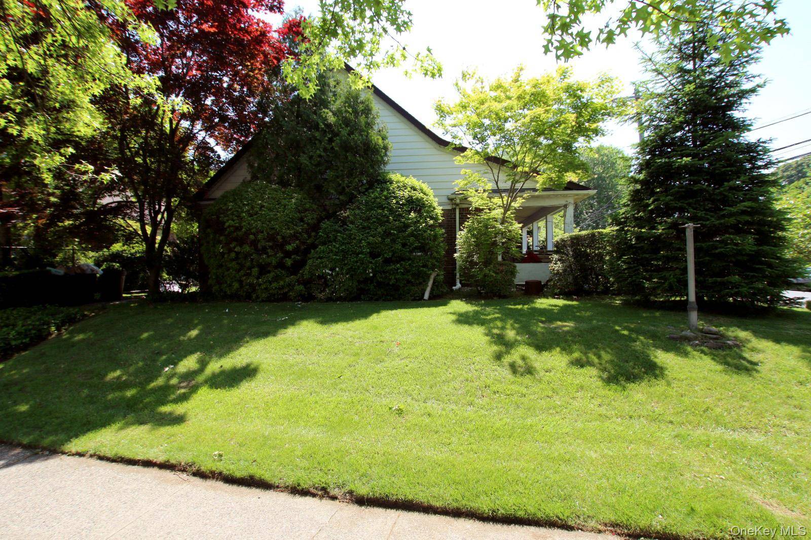 82-04 188th ST, Jamaica Estates, NY 11423