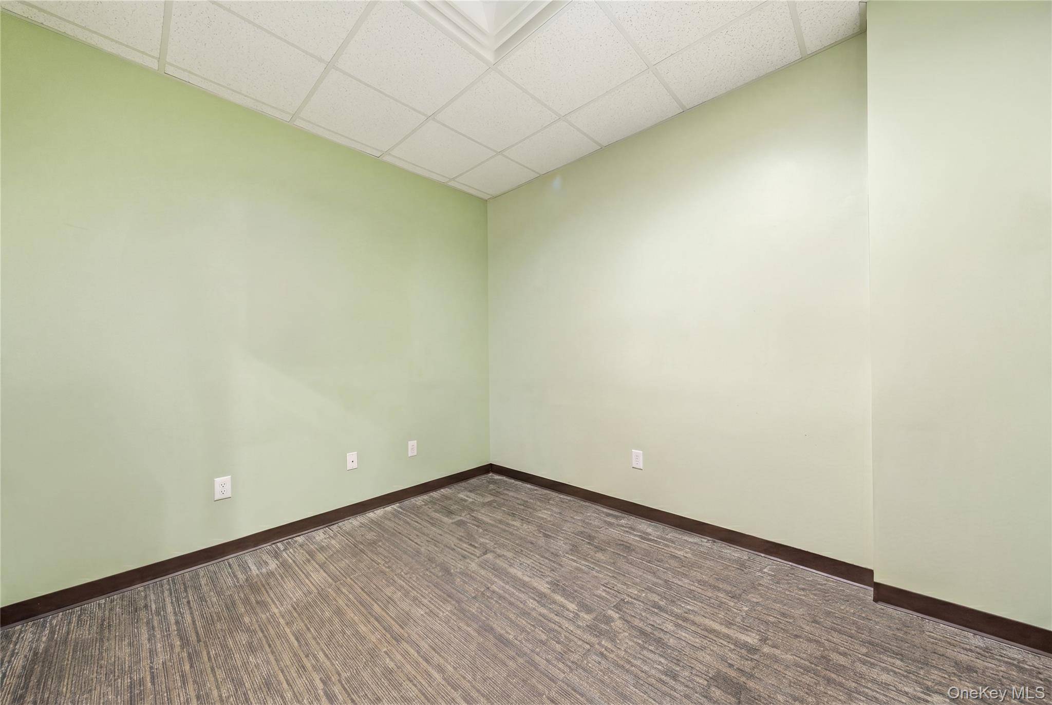 209 Broadway, Amityville, NY 11701