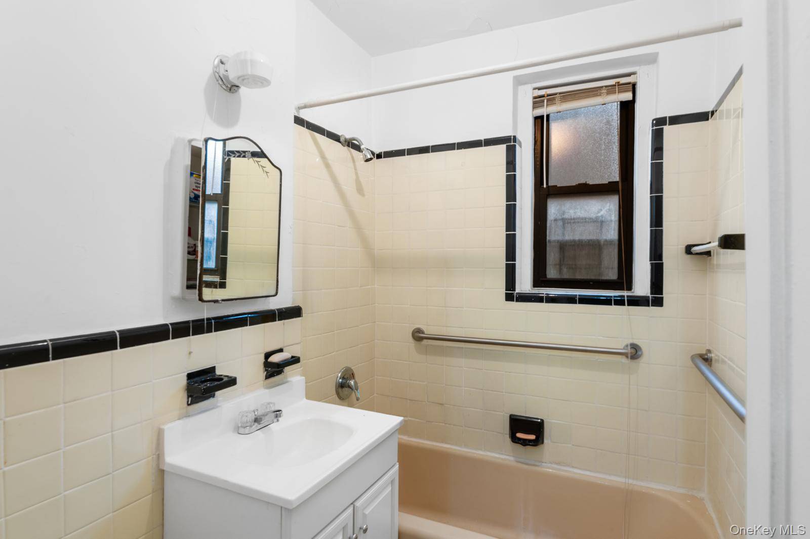 35-16 85th street #3H, Jackson Heights, NY 11372